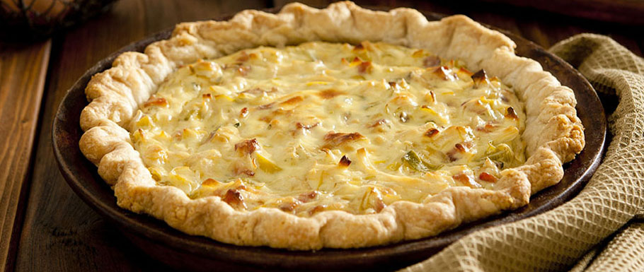 ricetta Onions and cooked salami quiche with Piedmontese Marenchino Toma